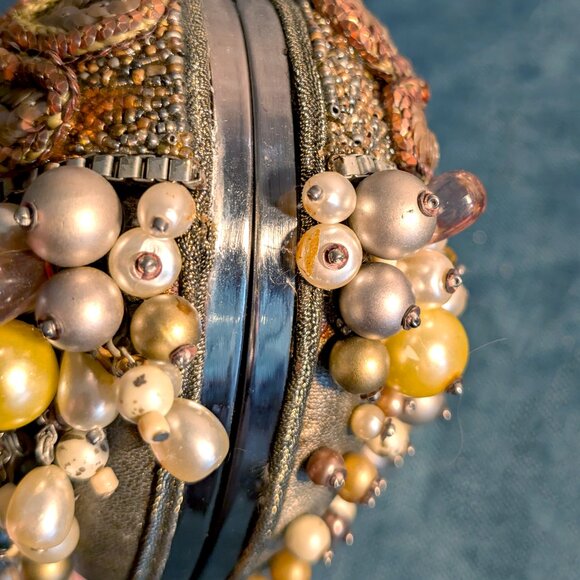 Mary Francis "Take Heart" RARE Clutch or Shoulder Bag - Picture 9 of 9